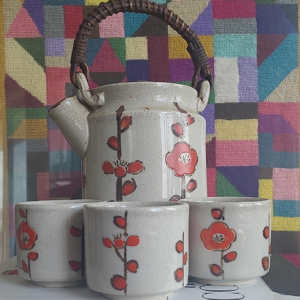 VINTAGE CERAMIC CHERRY BLOSSOM TEAPOT & TEACUPS SET